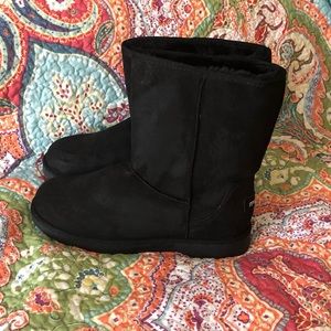 Women’s Black Makaulu Boots